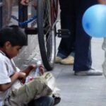 El 60% de los niños en la Argentina es pobre y el 30% no come regularmente, alertó la UCA