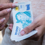Los salarios registrados volvieron a perder contra la inflación en marzo