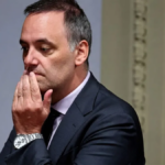 Para la justicia, las cuentas de Adorni no cierran y quedó muy cerca de la indagatoria